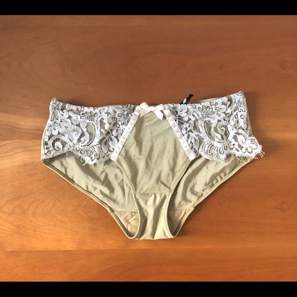 NWT Beautiful Gold Panty w/Ivory Lace Trim Detail.